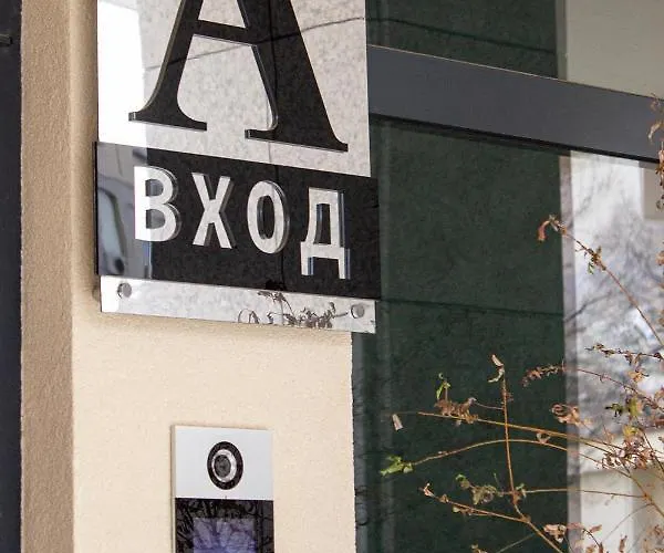 Eliya By Rv - Free Garage Warna